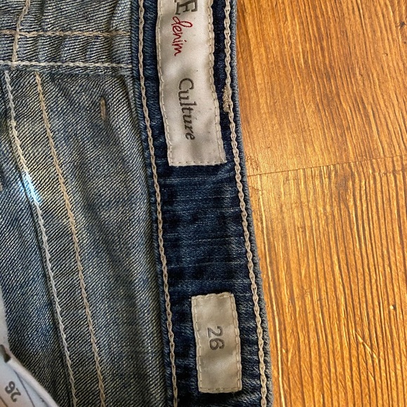 BKE Shorts - Picture 2 of 3